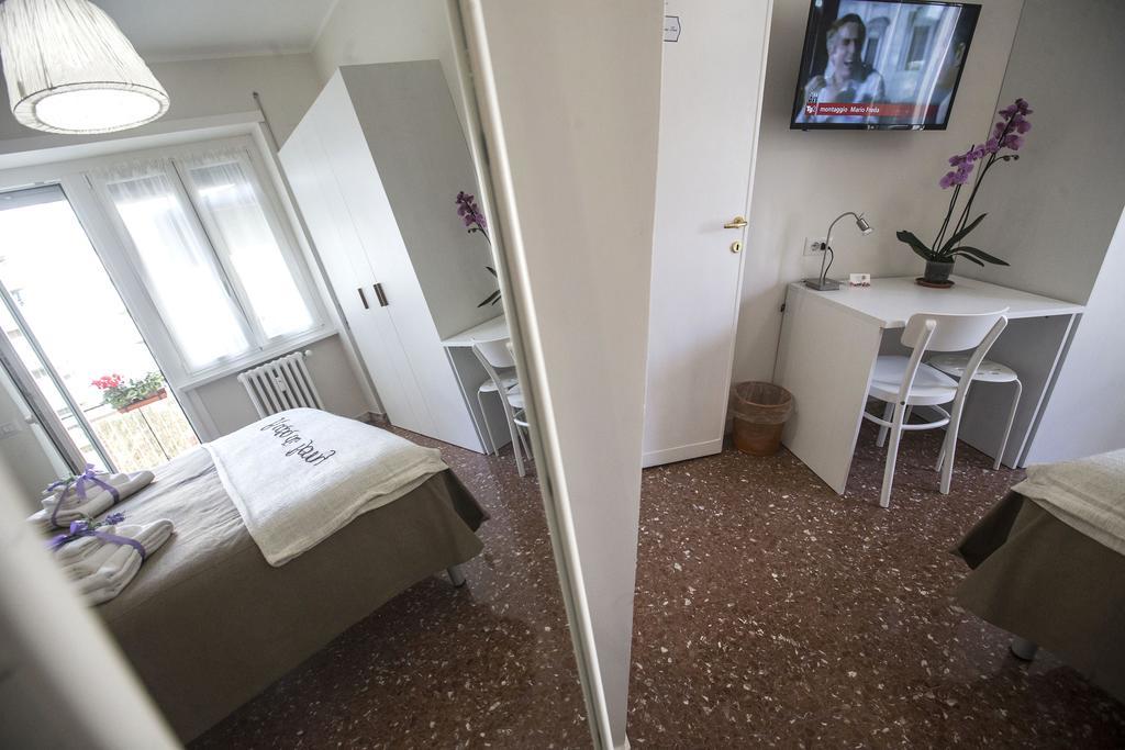 Отель A Casa Di Benny Рим Экстерьер фото