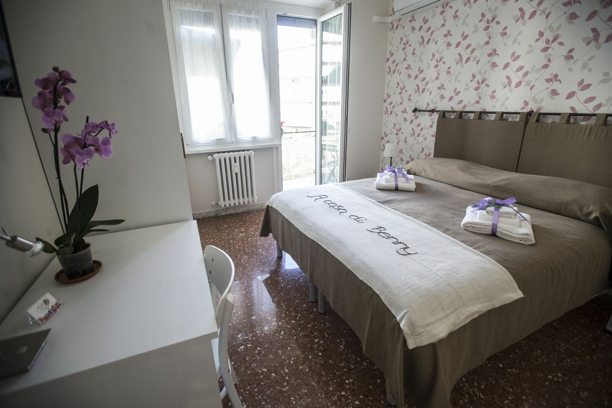 Отель A Casa Di Benny Рим Экстерьер фото